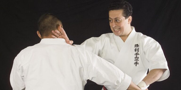 Knifehand Strike est la clé de l&rsquo;autodéfense