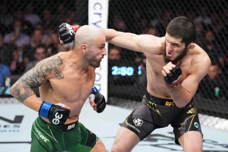 Makhachev bat Volkanovski pour conserver son titre