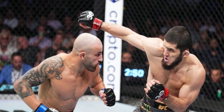 Makhatchev devance Volkanovski dans la bataille des champions de l&rsquo;UFC 284