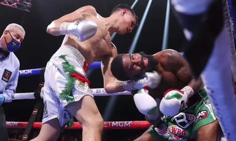 Brandon Figueroa contre.  Marc Magsayo