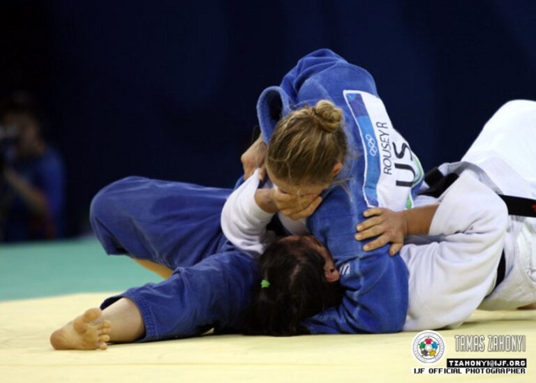 Ronda Rousey utilise son judo pour battre Gina Carrano en 17 secondes : quelle est la prochaine étape ?