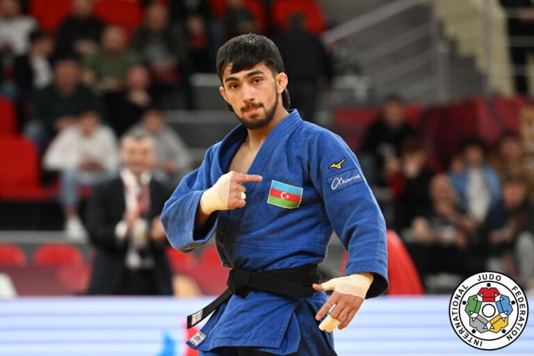 L&rsquo;Azéri Turan Bayramov revendique l&rsquo;or dans la fosse aux lions
