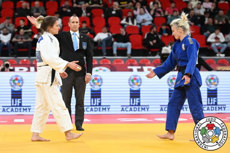 La catégorie poids léger U48kg attire tous les regards à Antalya