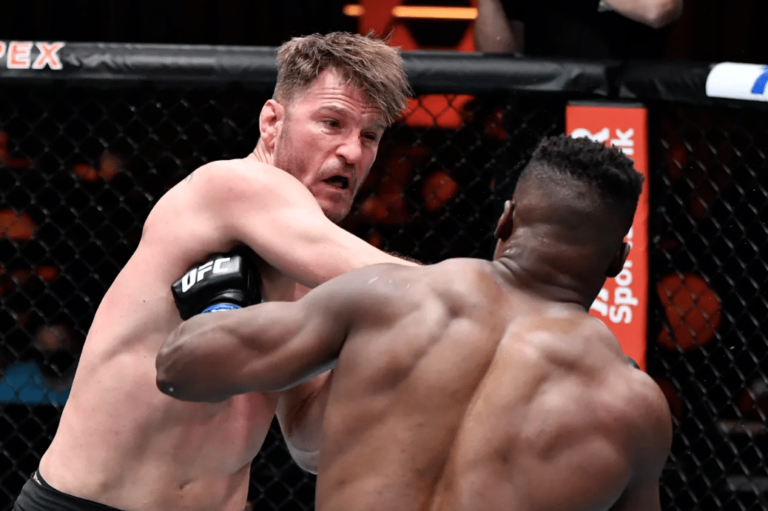 Miocic claque Dana White alors que Jon Jones combat les décrochages