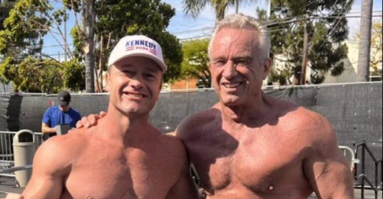 Jake Shields applaudit Robert F. Kennedy Jr.