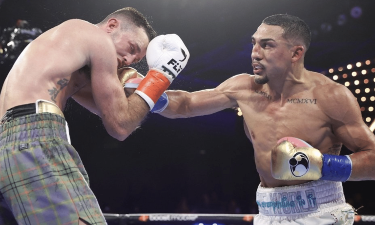 Teofimo Lopez devient champion en deux divisions