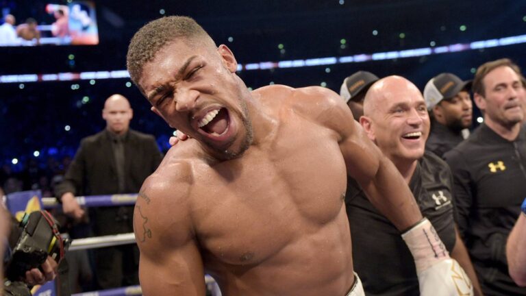 Anthony Joshua garde le silence sur Wilder