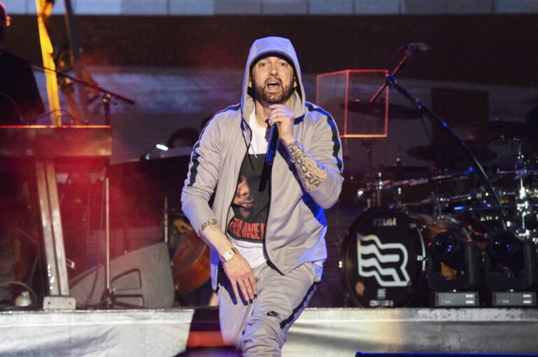 Eminem pourrait rejoindre Crawford |  SPORTS DE COMBAT