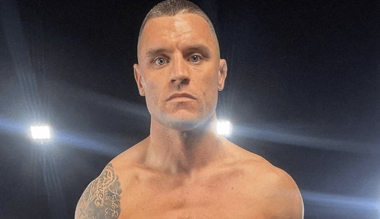Keifer Crosbie signe avec l&rsquo;UFC
