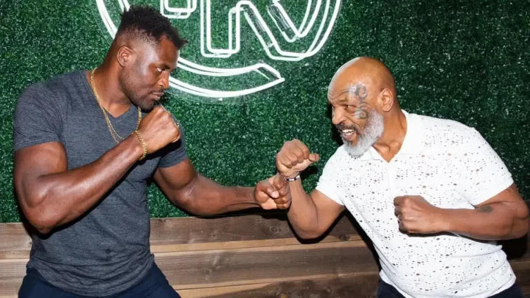 Mike Tyson dit que Ngannou est un frappeur dur
