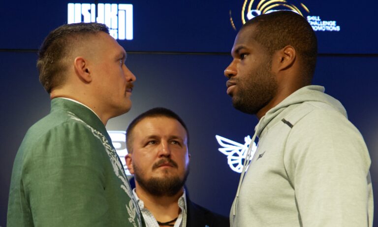 Usyk contre.  Presseur d&rsquo;avant-combat Dubois