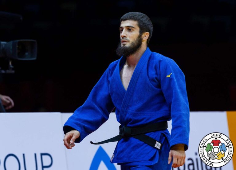 Ramazan Abdulaev remporte l&rsquo;or chez les poids légers contre son compatriote Zairbekov