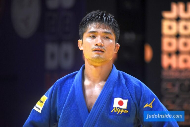 Joshiro Maruyama enseigne à la jeunesse roumaine