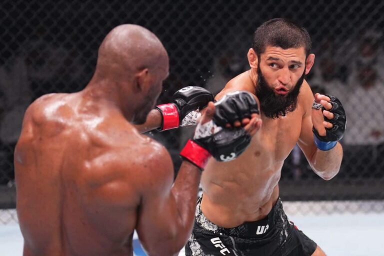 Khamzat Chimaev a subi une déchirure du ligament à l&rsquo;UFC 294