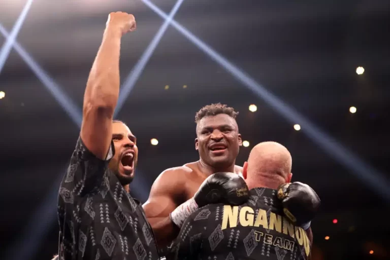 Ngannou envoie un message à Dana White
