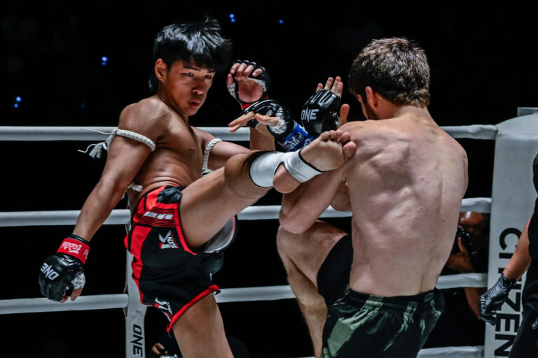 Yod-IQ surpasse Musaev dans Barnburner, Avatar en fait trois de suite lors d&rsquo;un vendredi Fights 44