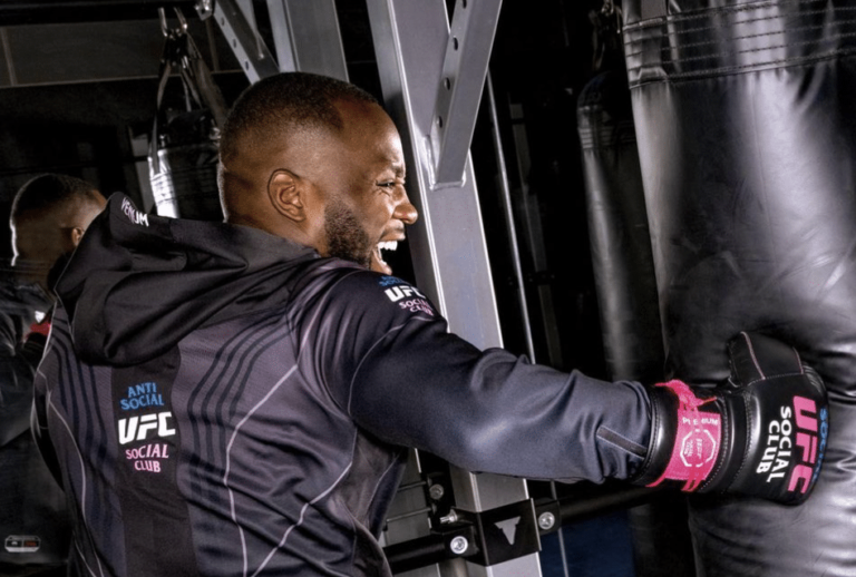 Atlas félicite les compétences de Leon Edwards