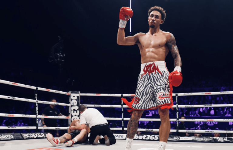 Chris Billam-Smith contre.  Mateusz Masternak