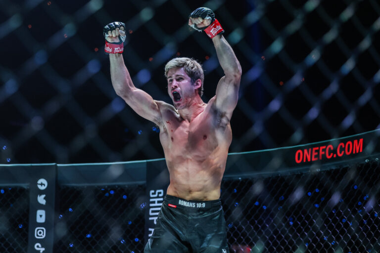 Meilleure soumission MMA de 2023 : le crochet de talon ultra-rapide de Sage Northcutt