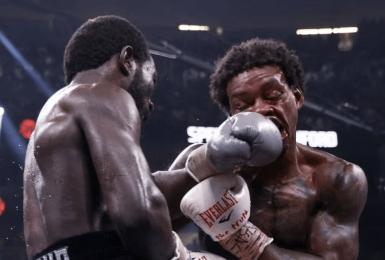 Crawford quitte le match revanche contre Spence