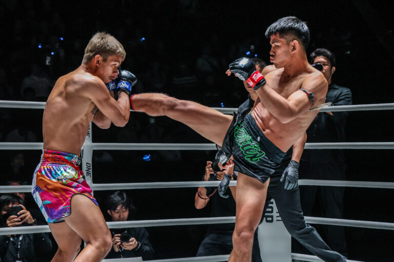 Nakrob brille dans une guerre en trois rounds, Teen Phenoms fait ses débuts avec des KO à ONE Friday Fights 49