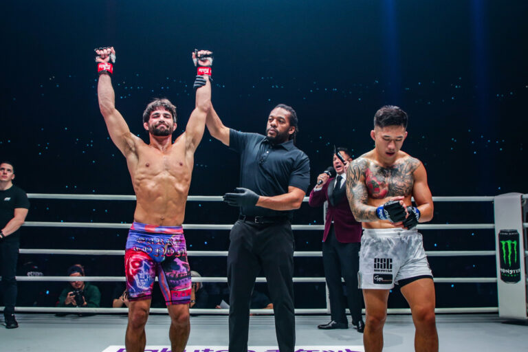 Tonon, Aoki et Grigorian livrent des finitions sur UNE carte de support ONE 165
