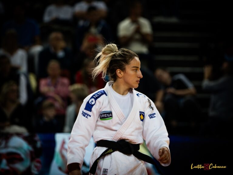 Distria Krasniqi redevient numéro un mondial