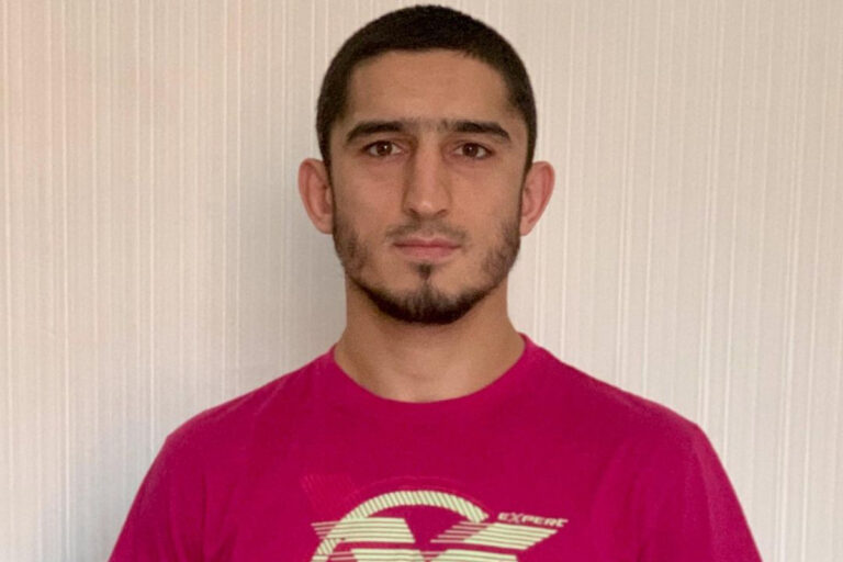 «Je ne ressens aucune pression» – Alibeg Rasulov confiant pour une opportunité de titre mondial lors de ONE Fight Night 23