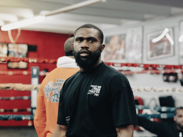 Boots Ennis poursuit MAINTENANT la boxe et demande plus d&rsquo;un million de dollars de dommages et intérêts