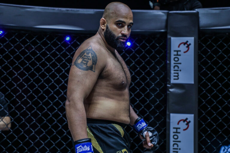 « Apprenez vos leçons et la vie continue » – Arjan Bhullar désireux de rebondir contre Amir Aliakbari à ONE 166