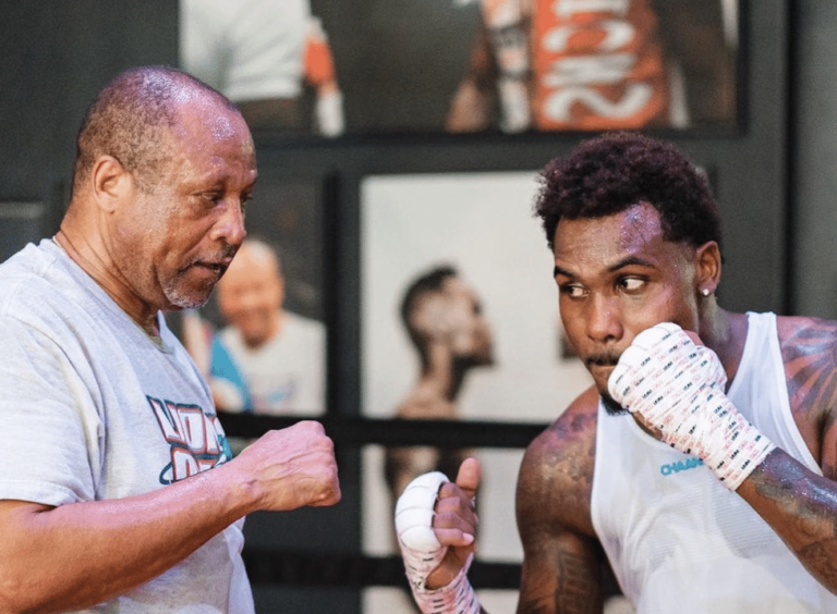 Charlo retire ses commentaires sur le combat contre Canelo