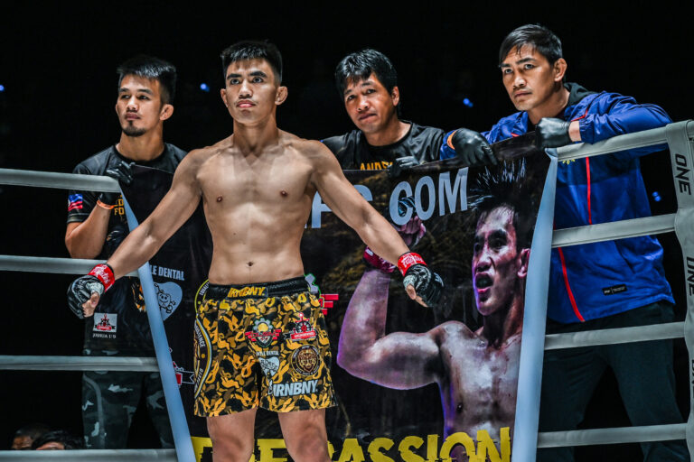 « Je dois me battre comme je me bats vraiment » – Joshua Pacio promet d&rsquo;imposer son jeu à Jarred Brooks lors du match revanche pour le titre mondial