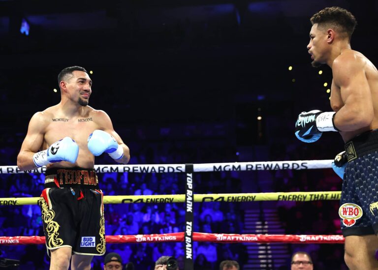 Teofimo Lopez contre.  Jamaïne Ortiz Résultats