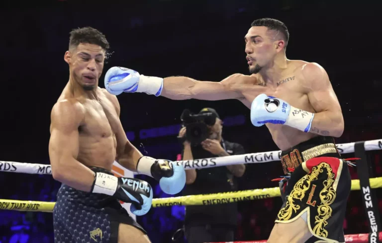 Teofimo Lopez contre.  Jamaïne Ortiz Résultats
