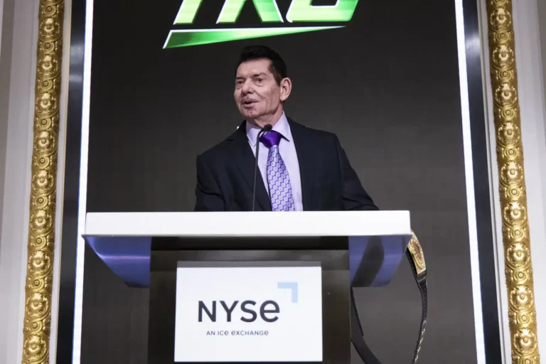 Vince McMahon fait l&rsquo;objet d&rsquo;une enquête fédérale