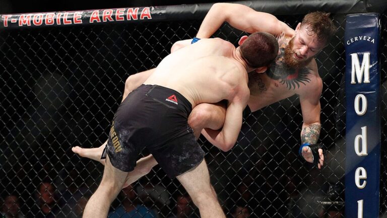 White parle de l&rsquo;association de Khabib avec Poutine