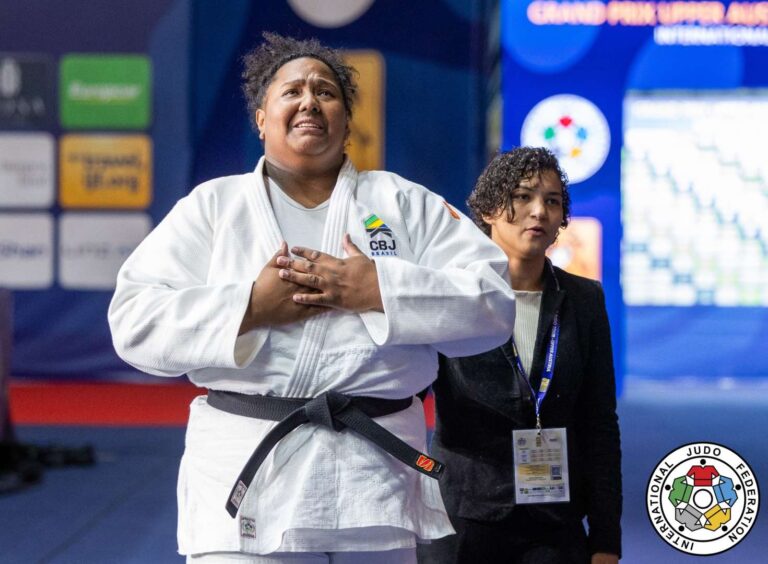 Beatriz Souza ramène le butin pour le Brésil