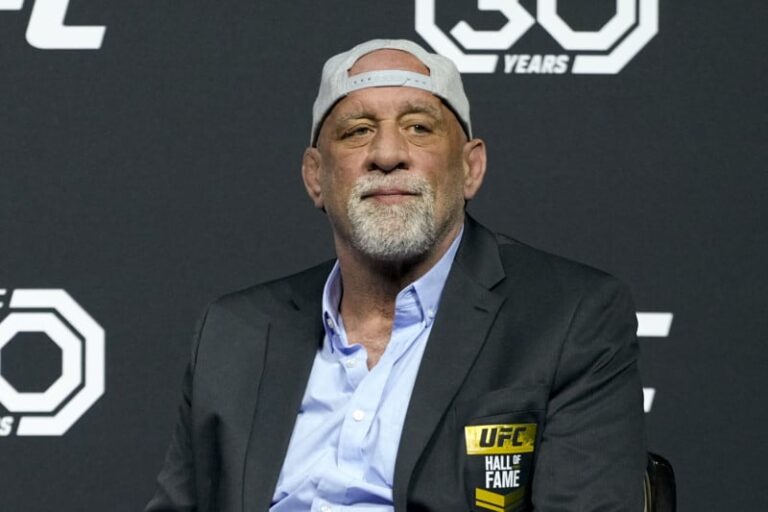 L&rsquo;ancien champion de l&rsquo;UFC Mark Coleman répond