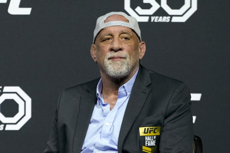 L'ancien champion de l'UFC Mark Coleman répond