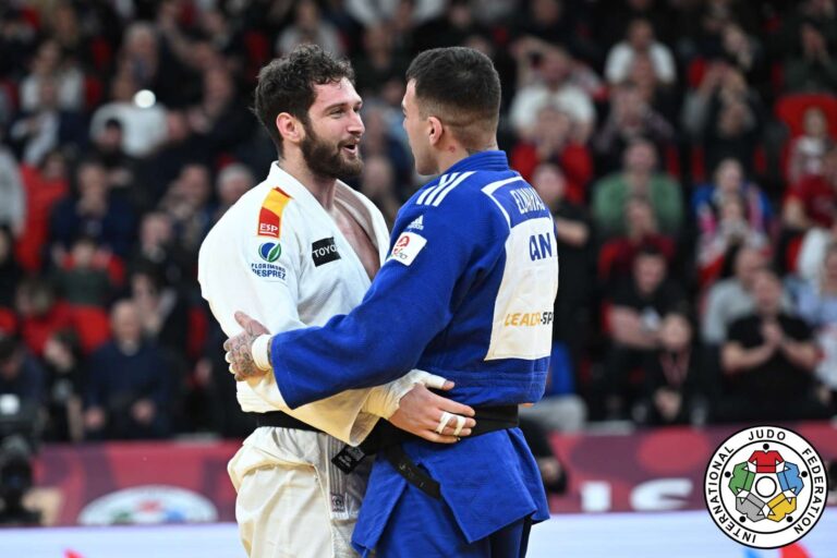 Nikoloz Sherazadishvili a gagné son soutien et l'or à Tbilissi