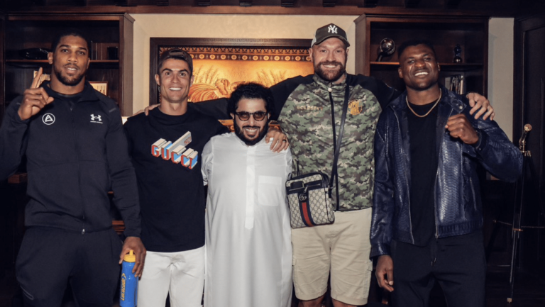 Ronaldo rejoint Joshua, Fury et Ngannou