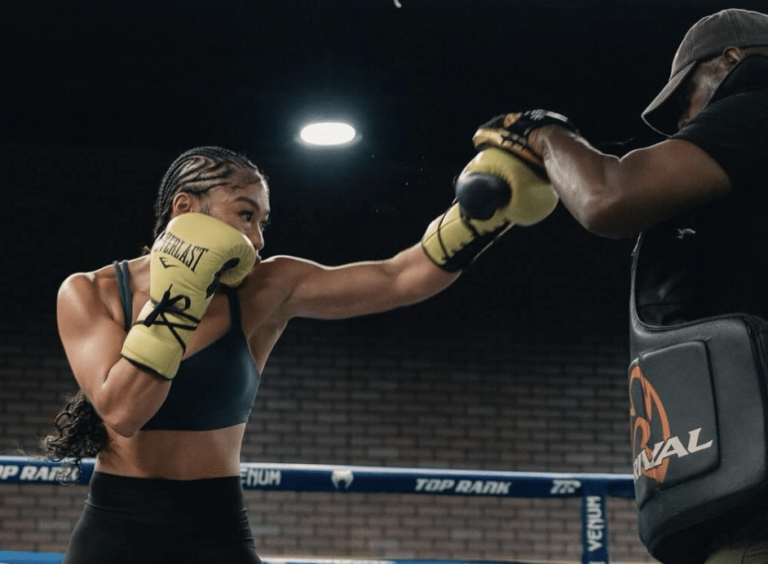 WBC ordonne Alycia Baumgardner contre Delfine Persoon