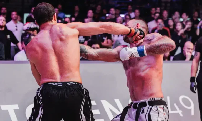 Luke Rockhold arrête Schilling au Karate Combat 45