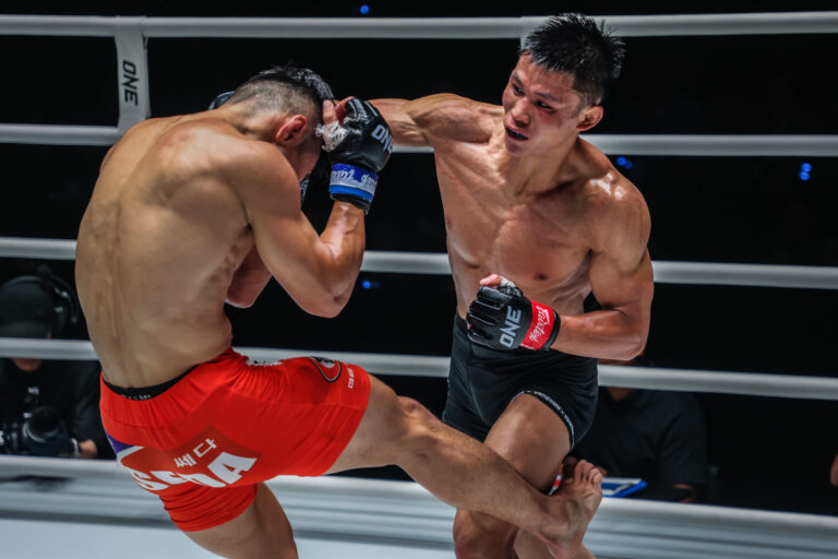3 victoires qui ont propulsé Hu Yong dans le classement Flyweight MMA