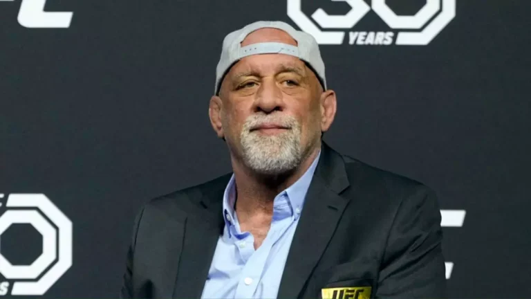Holloway fait pression pour que Mark Coleman décerne la ceinture BMF
