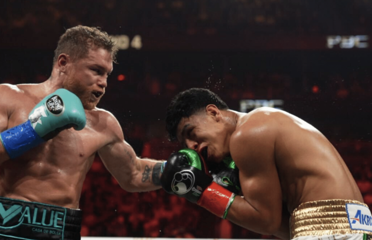 Canelo domine Munguia |  SPORTS DE COMBAT