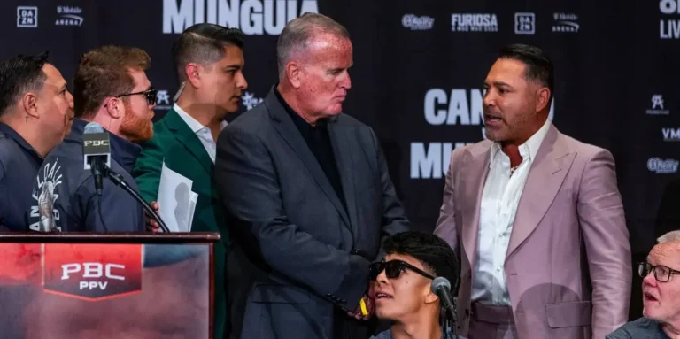 De La Hoya et Canelo ont failli s'affronter à Munguia Presser