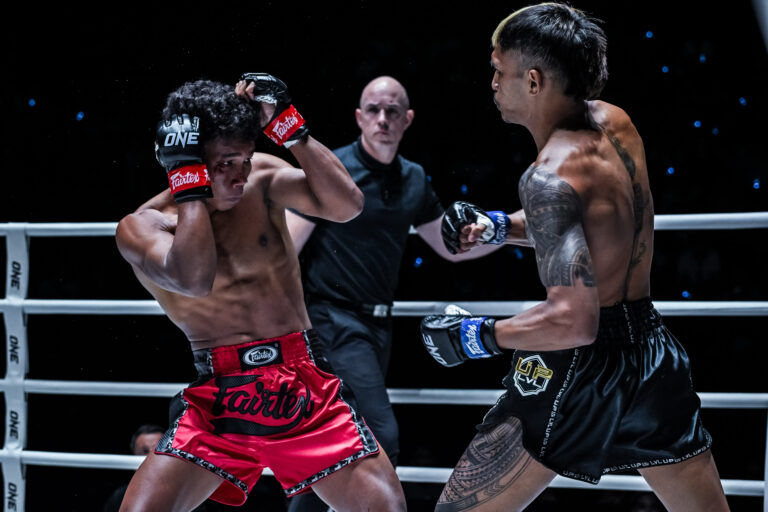Duangsompong domine contre Petsukumvit, Ondash Bros marque tous deux des victoires lors de ONE Friday Fights 61