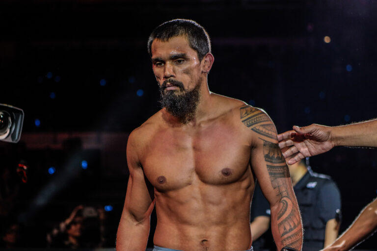« Je peux me débrouiller sur les tapis » – Blake Cooper n'a pas peur du jeu de soumission de Kade Ruotolo dans un match de MMA