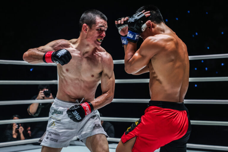 « Je veux ma ceinture de poids mouche » – Après une victoire cruciale contre Hu Yong, Reece McLaren est déterminée à remporter l'or en MMA